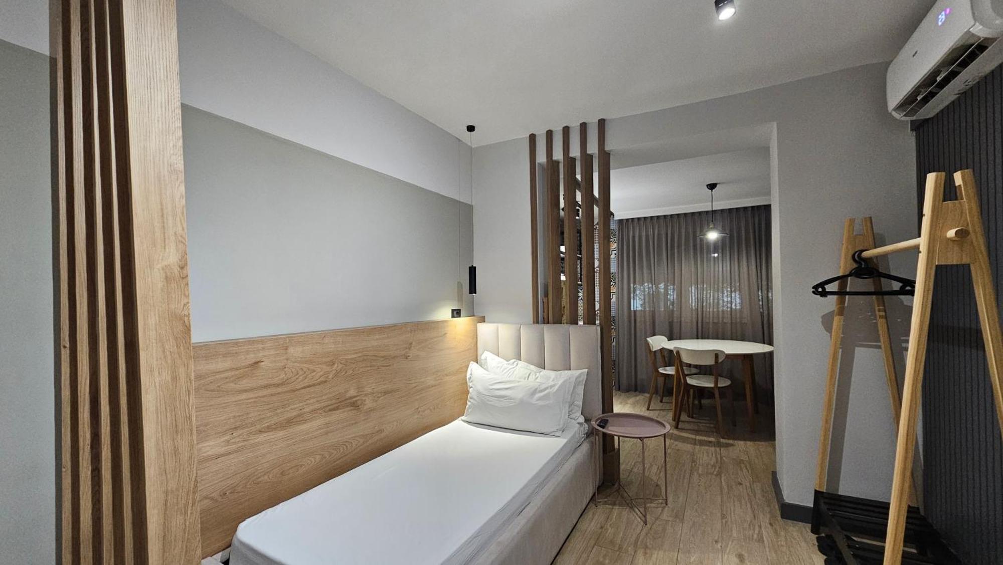 Tam Serviced Studio Apartment Myslym Shyri No2 Tirana Bagian luar foto