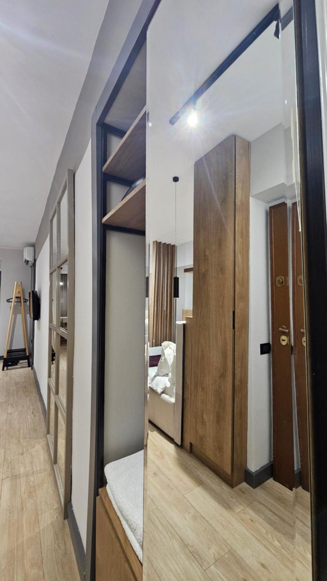 Tam Serviced Studio Apartment Myslym Shyri No2 Tirana Bagian luar foto